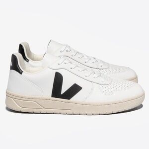 Veja V-10 Sneakers Women’s Size US 7/ EU 38